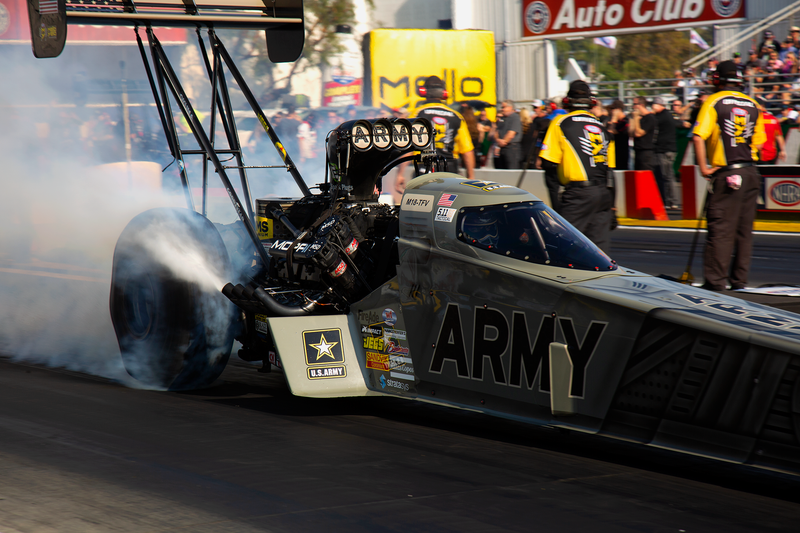 Illustration for article titled Peek Into the Nonstop Action of the NHRA Finals